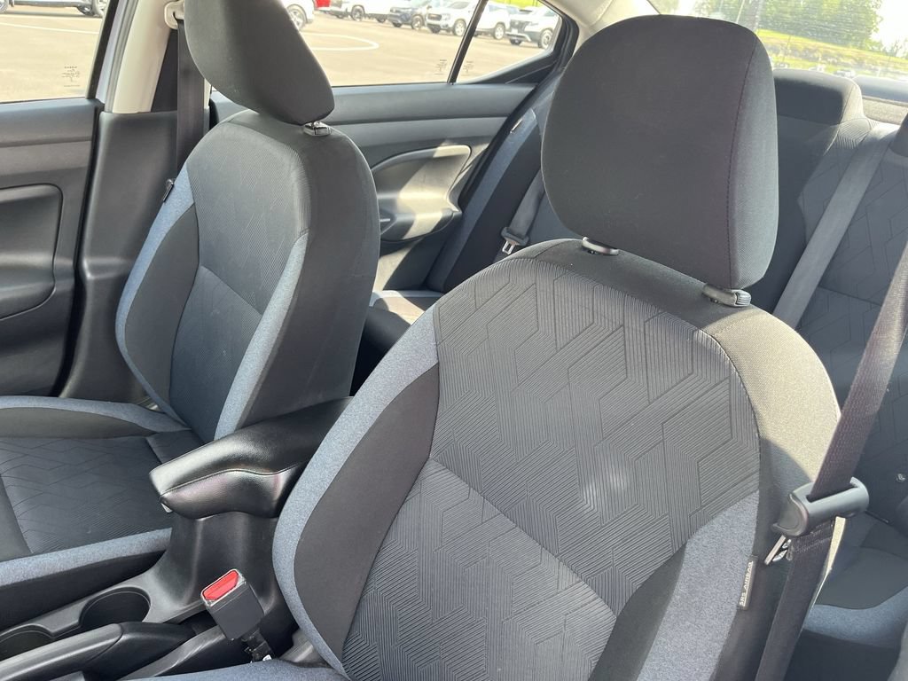 Used 2023 Nissan Versa SV FWD image 11