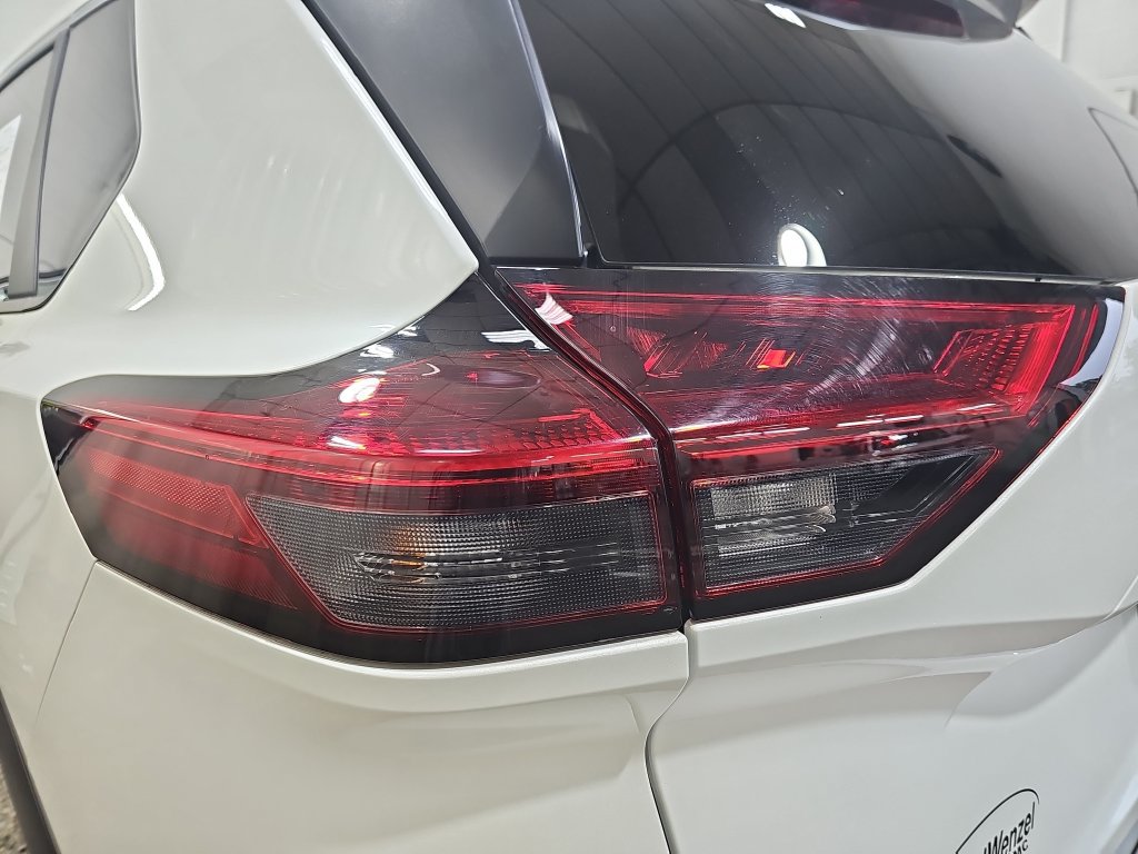 Used 2023 Nissan Rogue SV AWD/4WD image 38