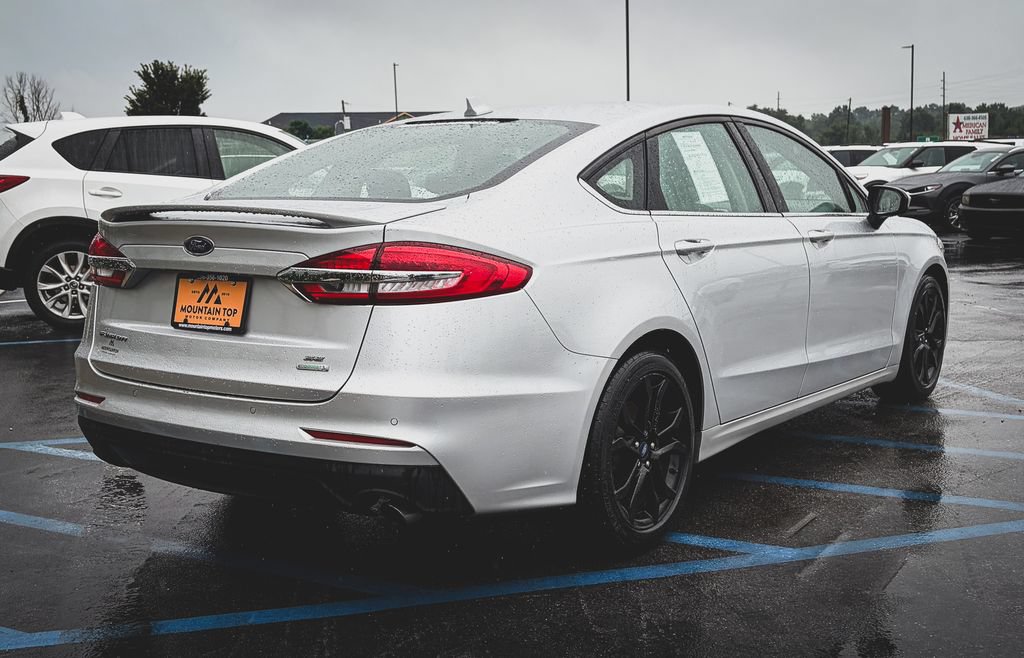Used 2019 Ford Fusion SE w/ Equipment Group 151A FWD image 10