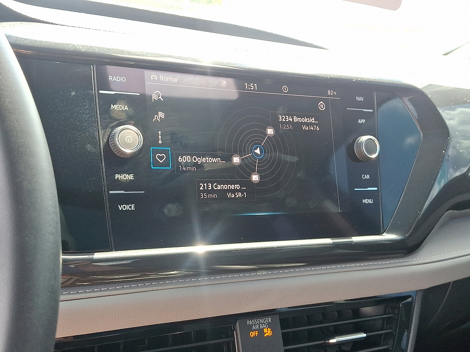 Certified 2022 Volkswagen Taos SEL image 17