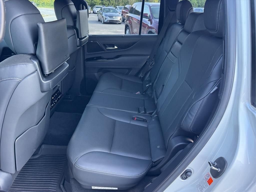 Used 2023 Lexus LX 600 4WD w/ Accessory Package (Z1) image 10