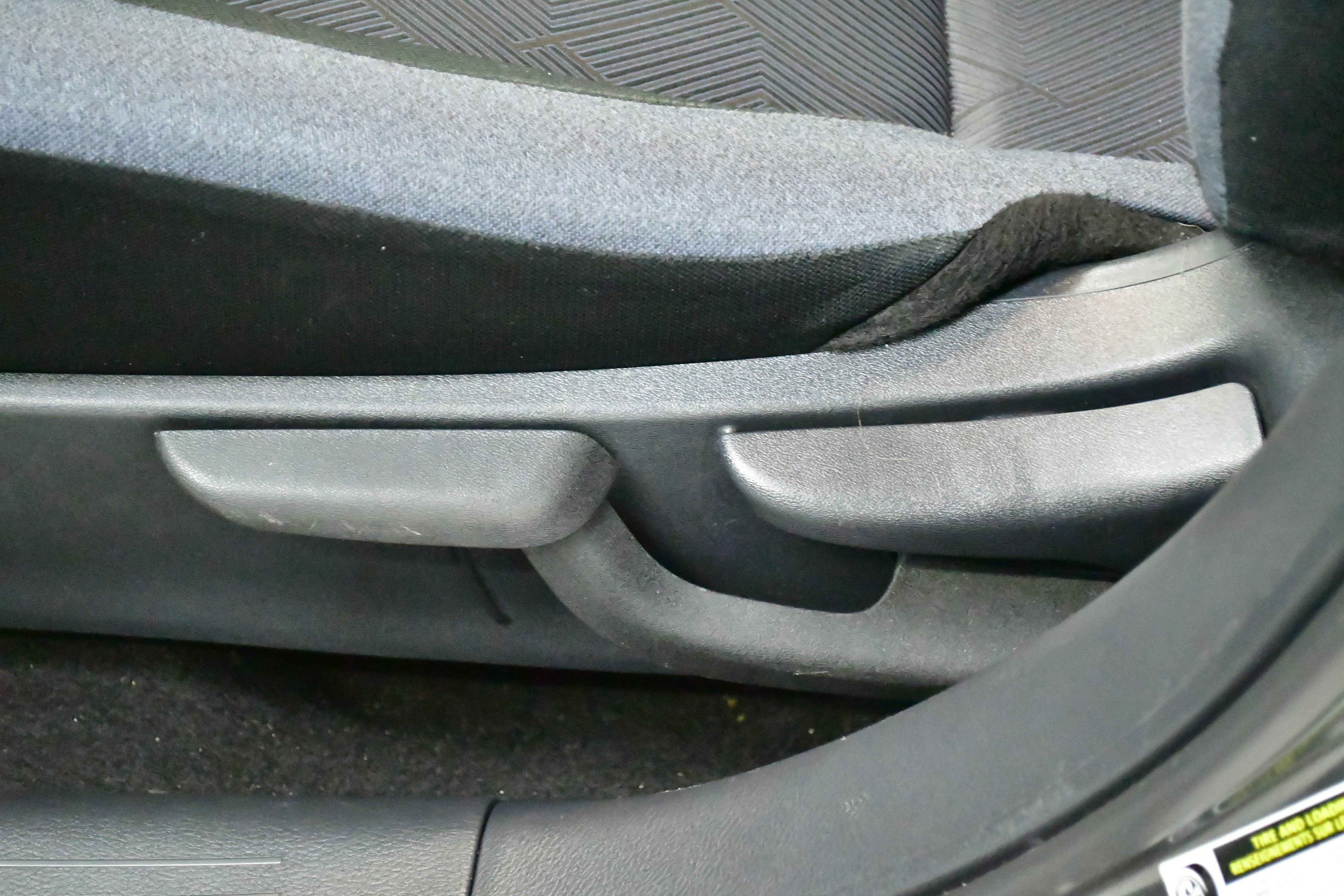 Used 2025 Nissan Versa SV image 23