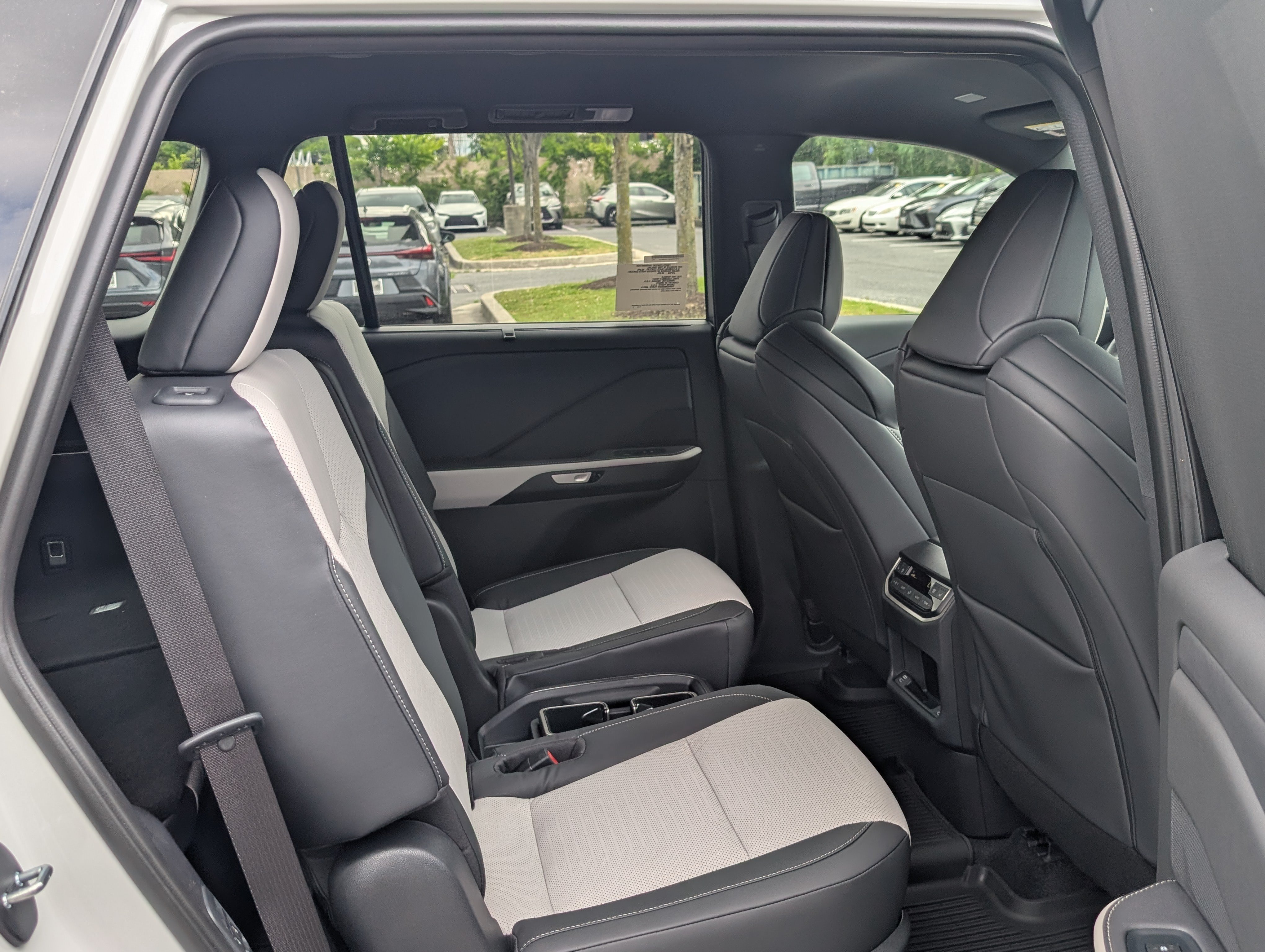 New 2026 Lexus TX 500h AWD w/ Technology Package image 9