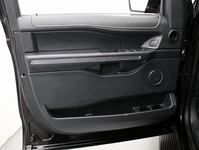 Used 2024 Ford Expedition Max XLT image 24
