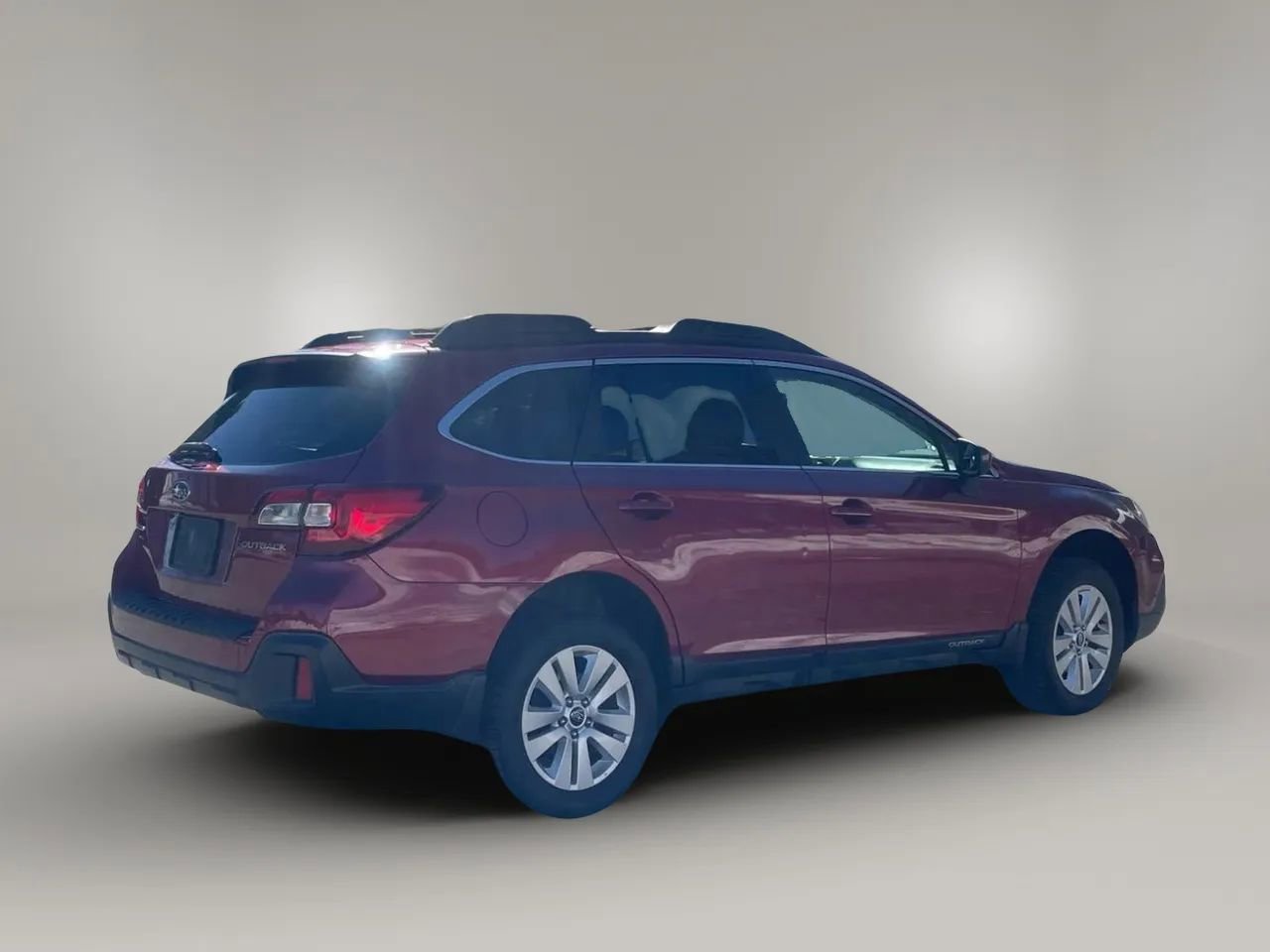 Used 2018 Subaru Outback 2.5i Premium image 3