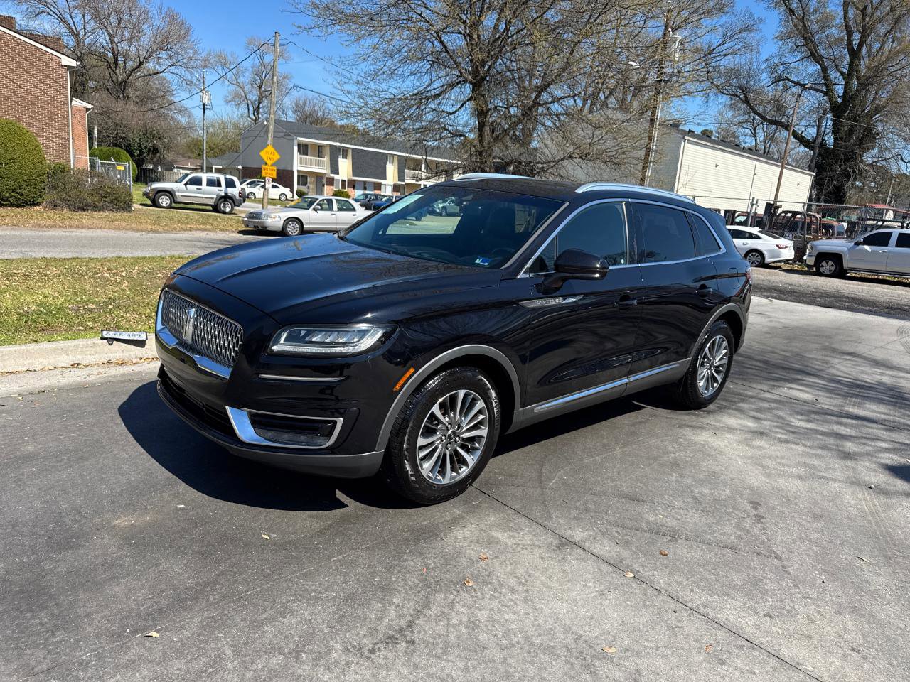 Used 2019 Lincoln Nautilus Select image 2