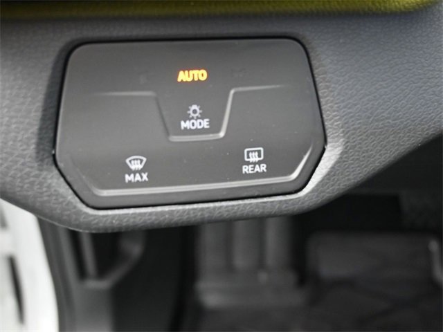 Used 2024 Volkswagen ID.4 2WD image 21