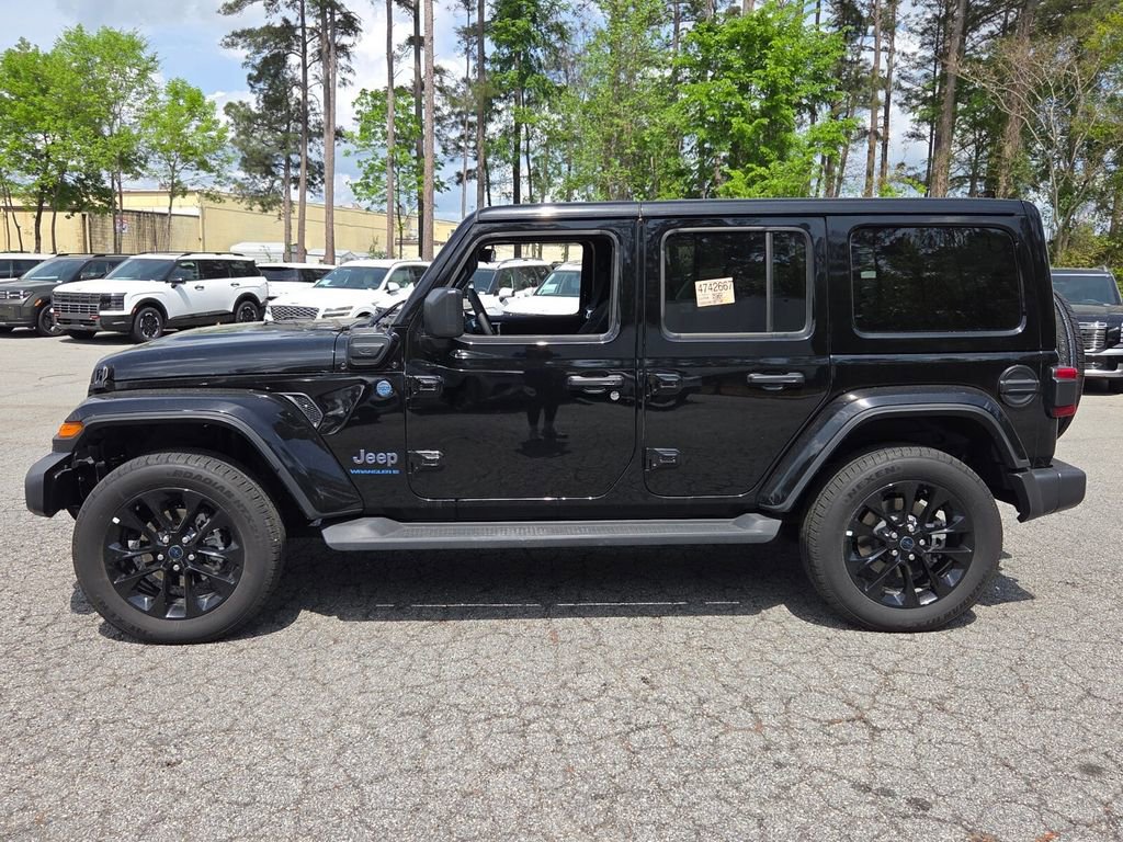 Used 2025 Jeep Wrangler Unlimited Sahara image 4