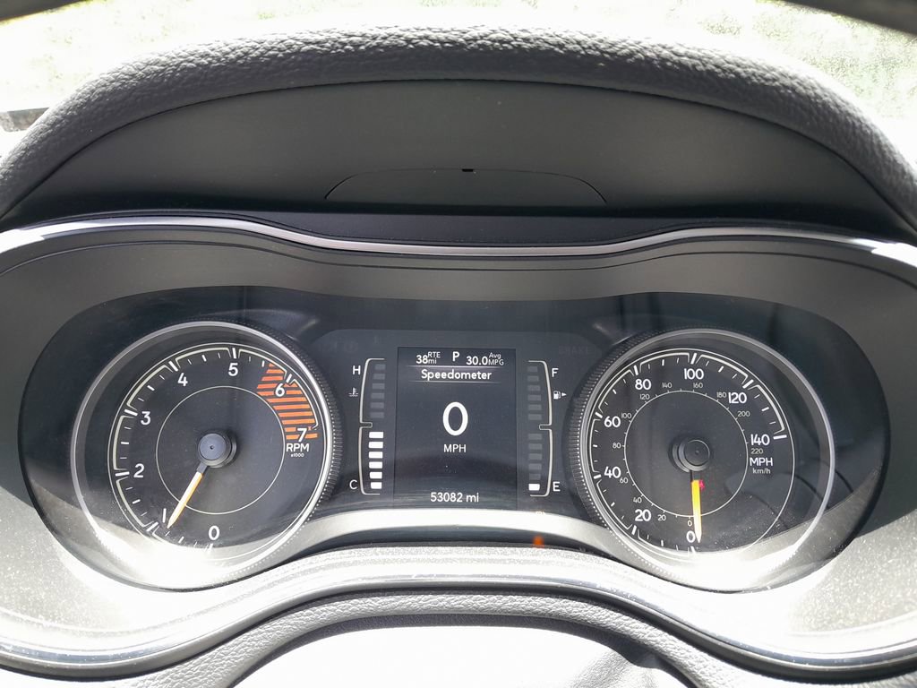 Used 2019 Jeep Cherokee Latitude Plus AWD/4WD image 22