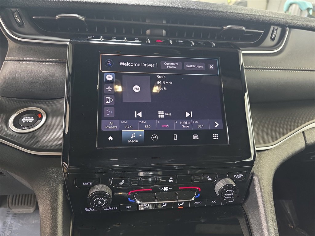 Used 2024 Jeep Grand Cherokee Altitude image 19