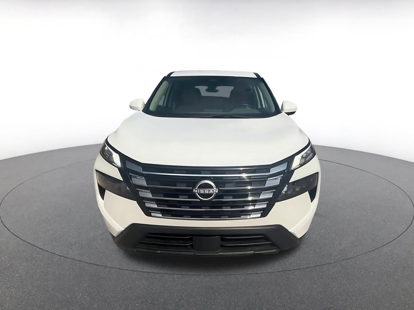 Used 2025 Nissan Rogue SV FWD image 4