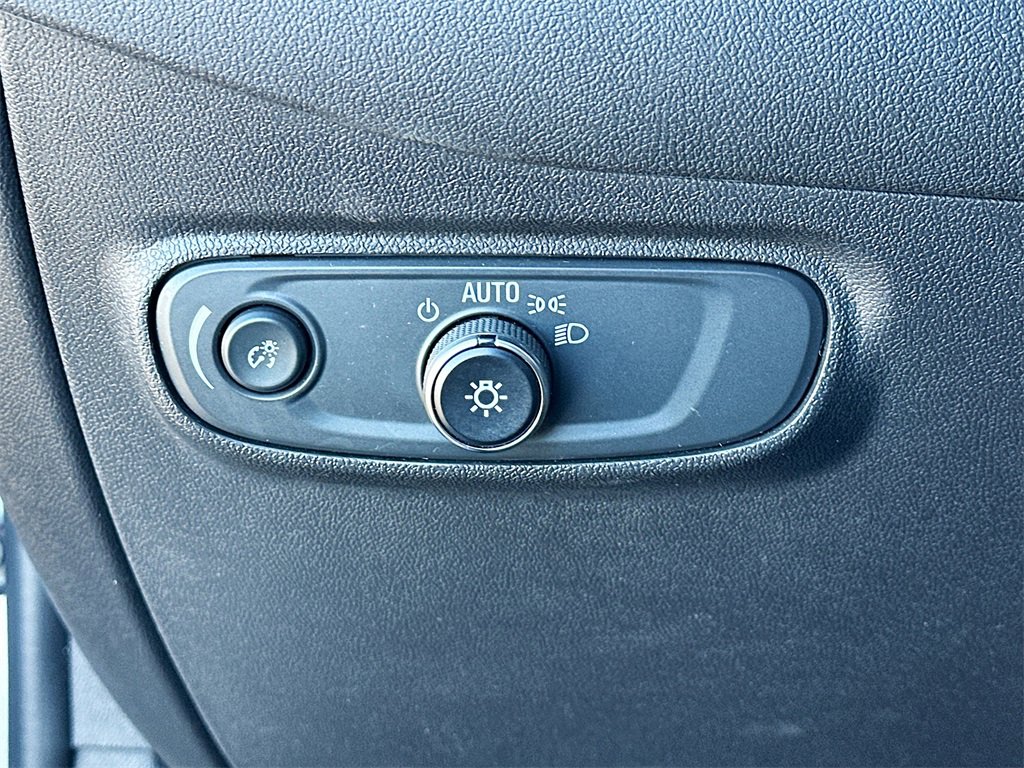 Used 2024 Chevrolet Equinox LT image 10