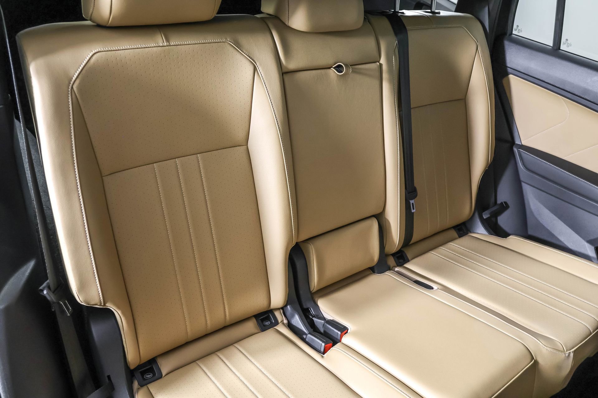 Used 2024 Volkswagen Tiguan SE image 39