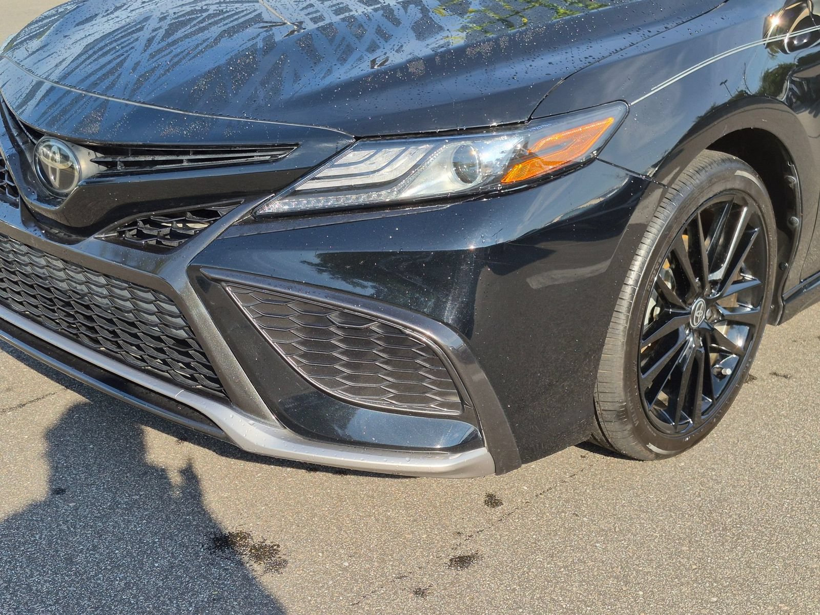 Used 2022 Toyota Camry XSE FWD image 9