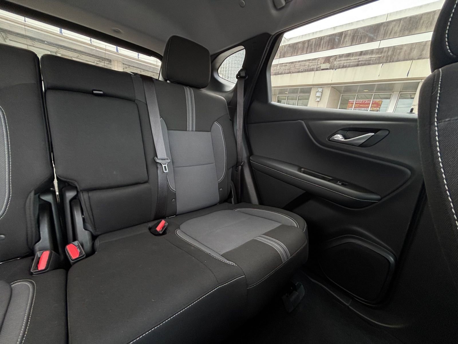 Used 2025 Chevrolet Blazer LT FWD image 43