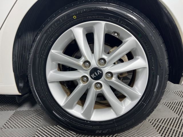 Used 2017 Kia Forte LX w/ Option Group 020 image 13