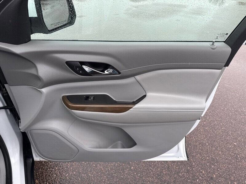 Used 2019 GMC Acadia SLE image 24