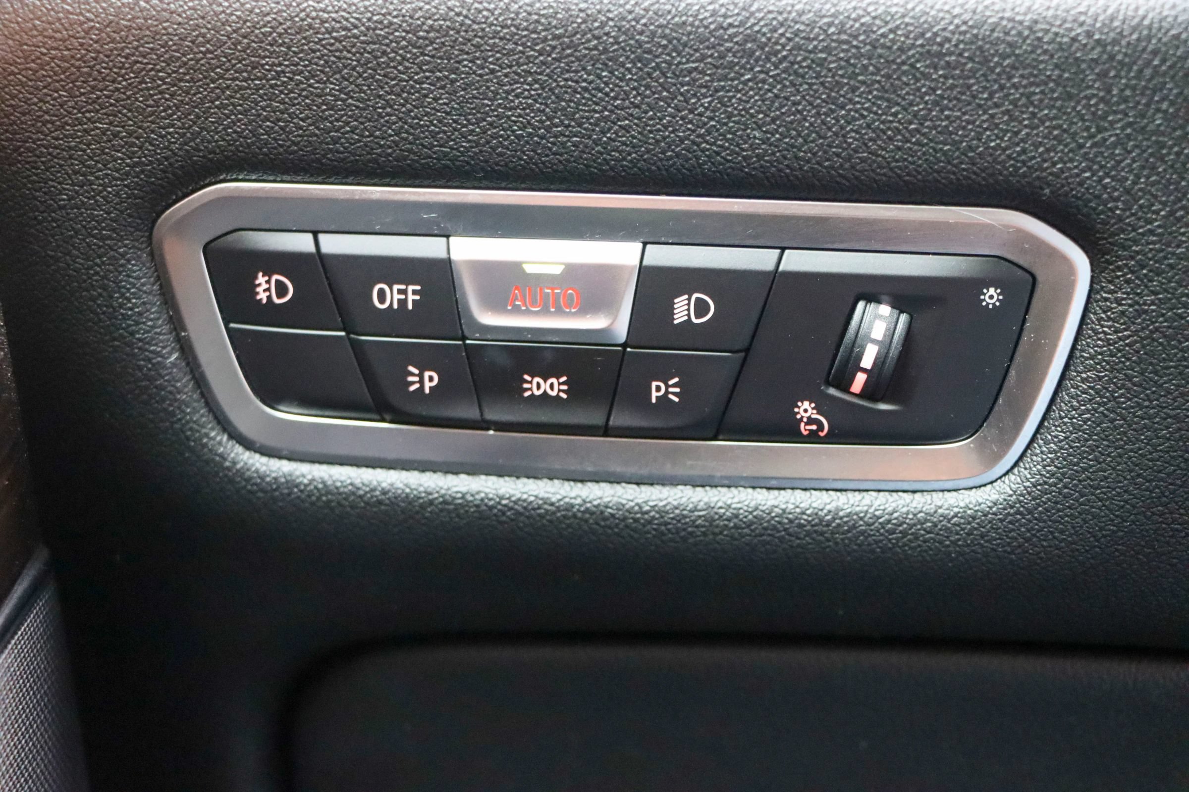 Used 2019 BMW X5 xDrive40i w/ Convenience Package AWD/4WD image 31