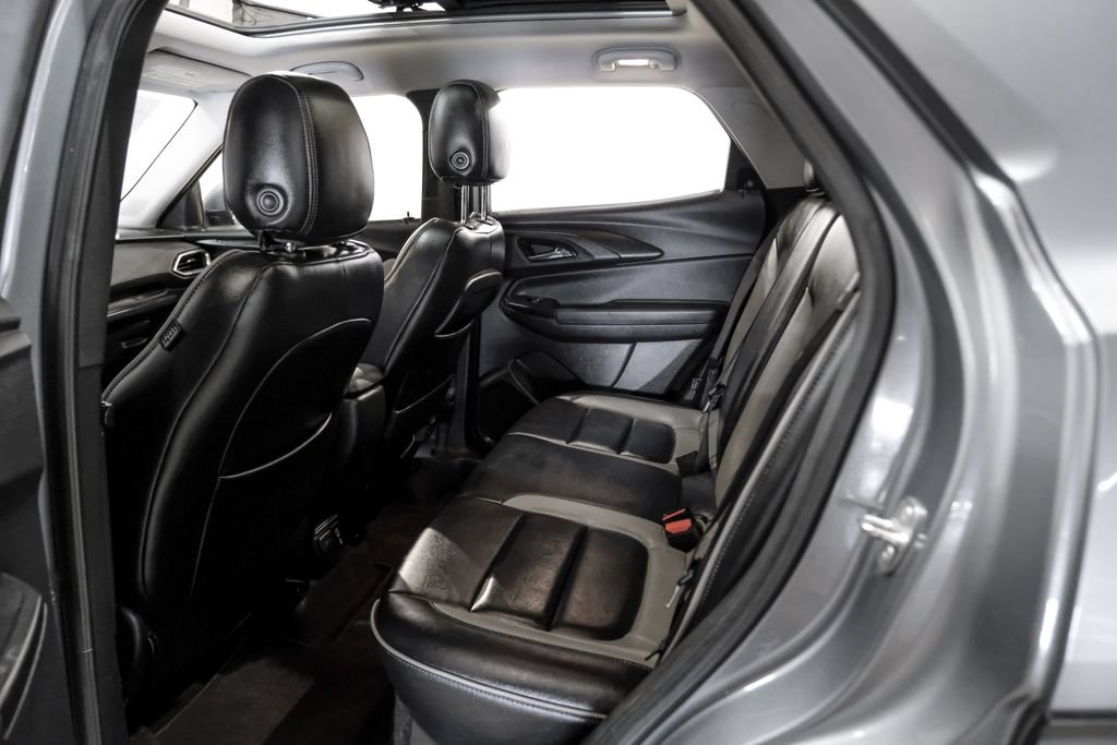Used 2021 Chevrolet TrailBlazer LT w/ Sun and Liftgate Package FWD image 38