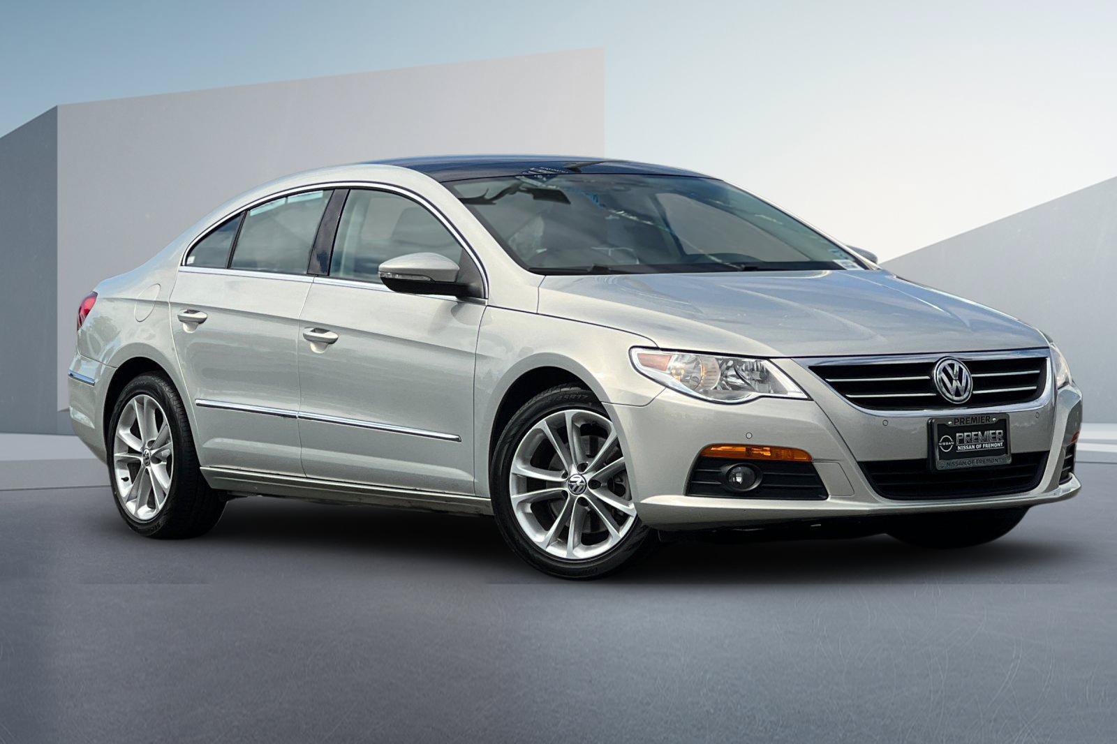 Used 2010 Volkswagen CC Luxury FWD image 2
