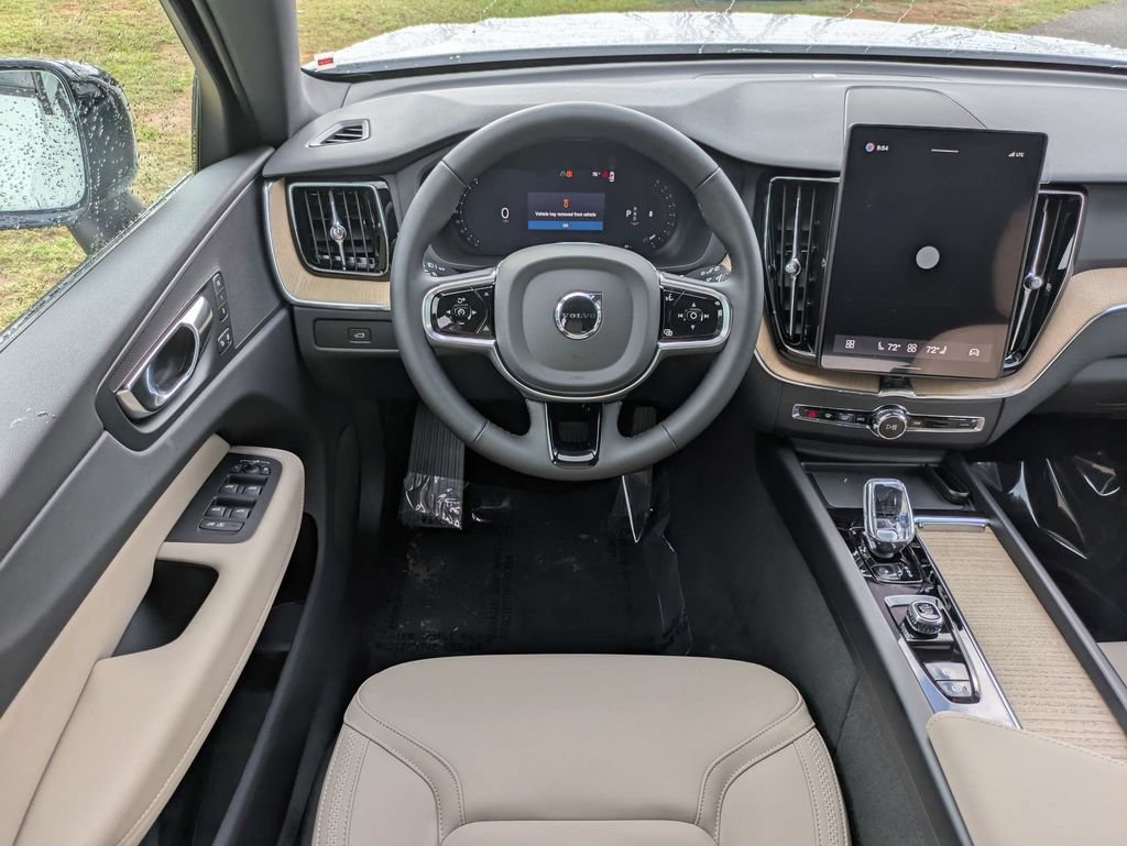 New 2026 Volvo XC60 B5 Core AWD/4WD image 17
