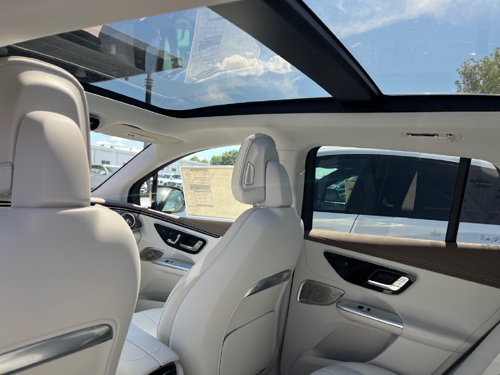 New 2026 Mercedes-Benz EQE 320 4MATIC SUV image 10