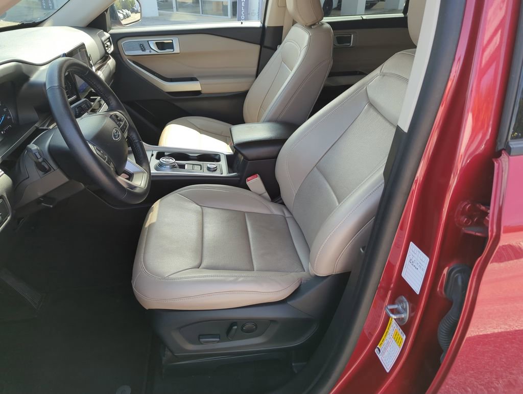 Used 2023 Ford Explorer Limited image 12