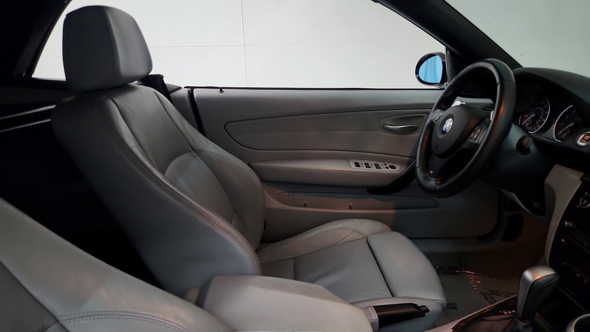Used 2008 BMW 135i Convertible RWD image 25