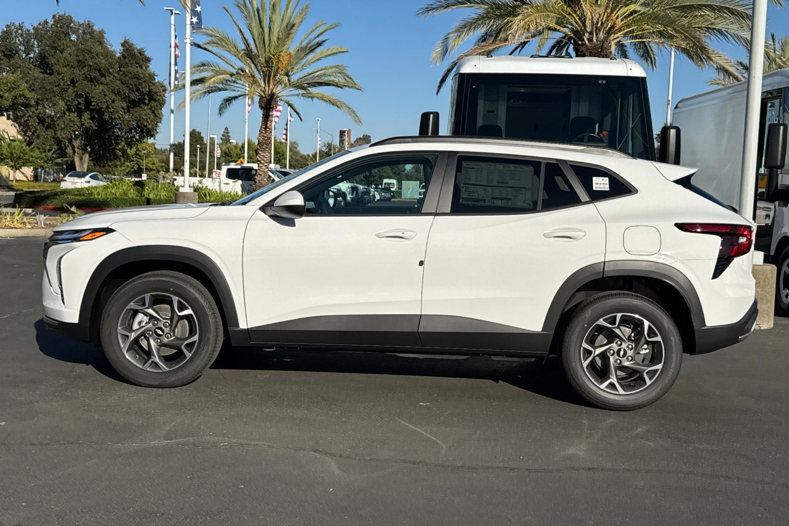 New 2026 Chevrolet Trax LT w/ LT Convenience Package FWD image 6