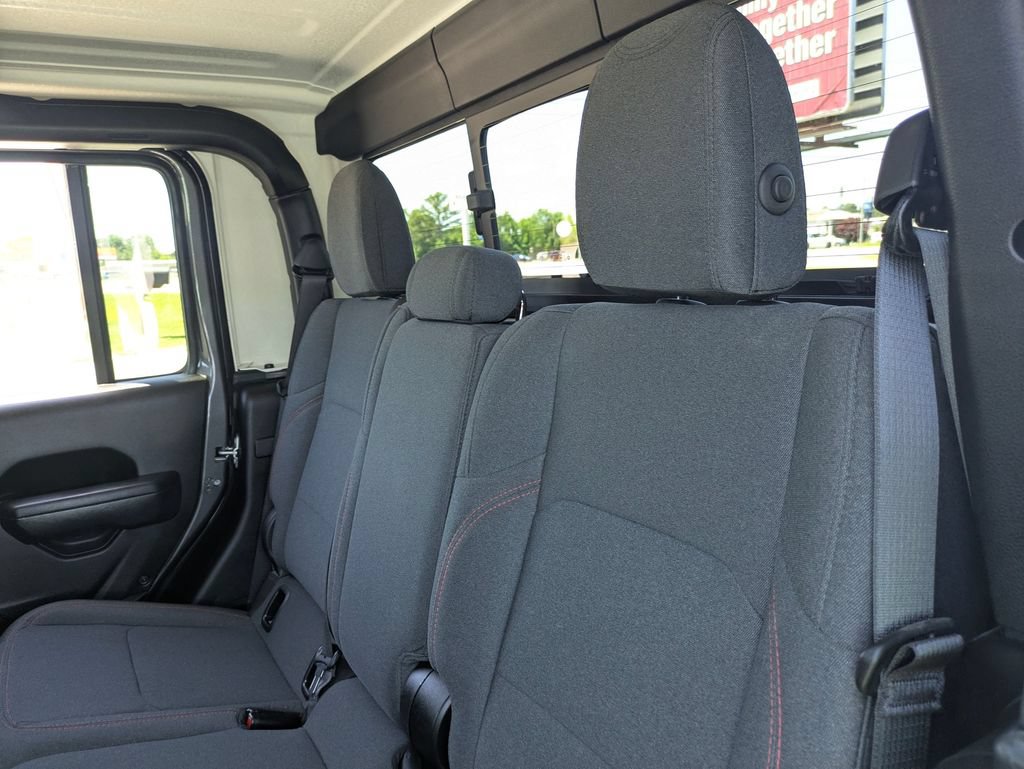 Used 2024 Jeep Gladiator Rubicon w/ Safety Group AWD/4WD image 27