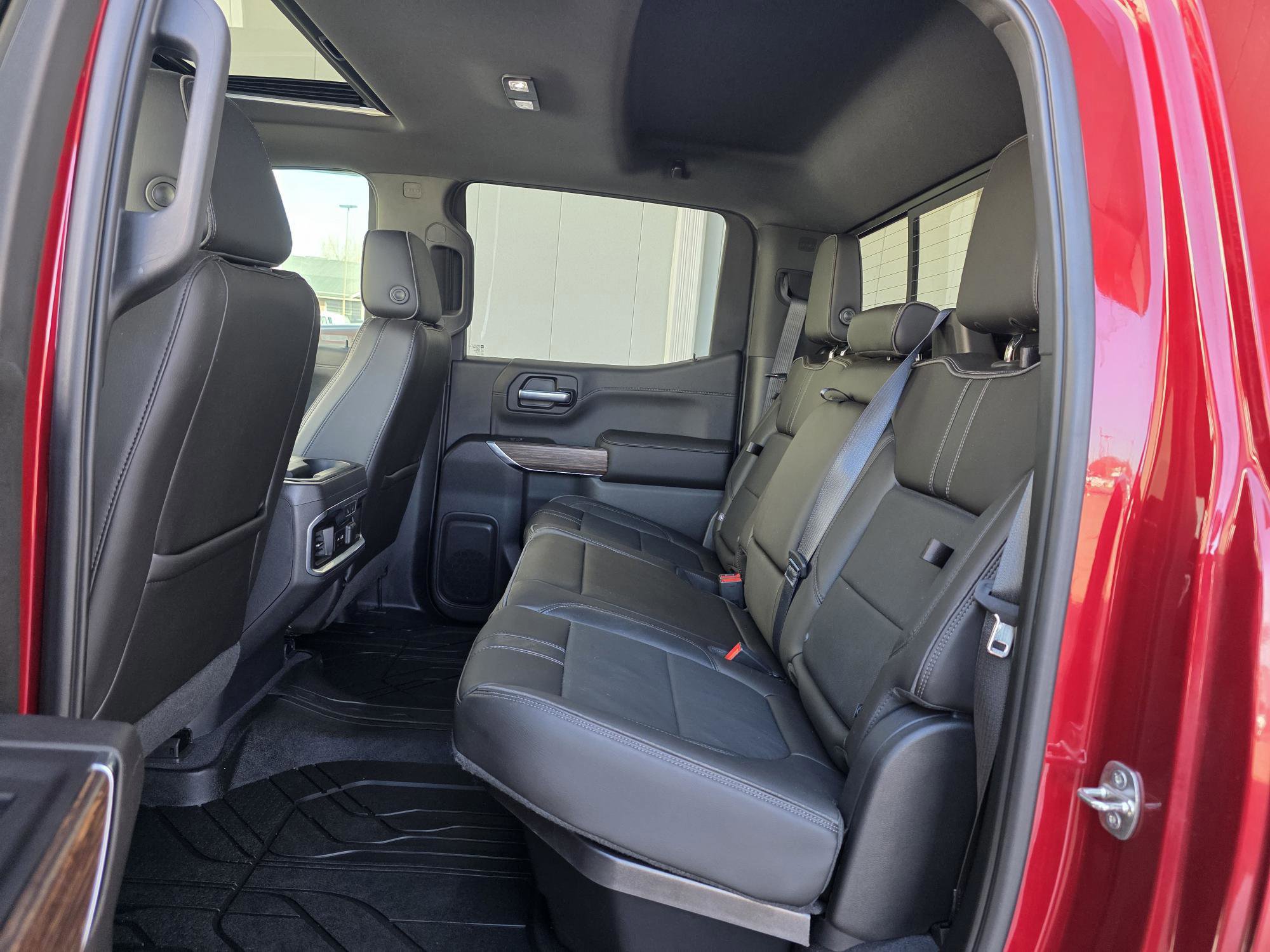 Used 2019 Chevrolet Silverado 1500 High Country w/ Technology Package image 5