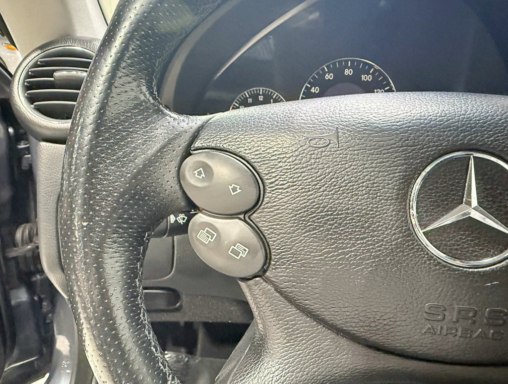 Used 2009 Mercedes-Benz CLK 350 Coupe image 13