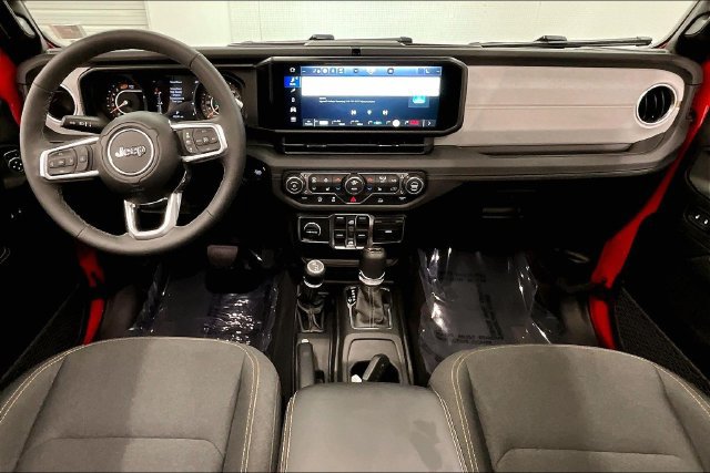Used 2026 Jeep Wrangler Unlimited Sahara AWD/4WD image 18