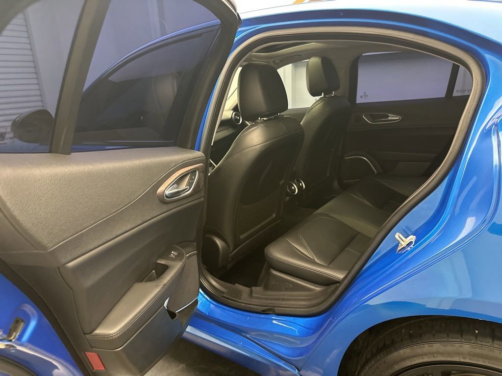 Used 2019 Alfa Romeo Giulia Ti w/ Nero Edizione image 6