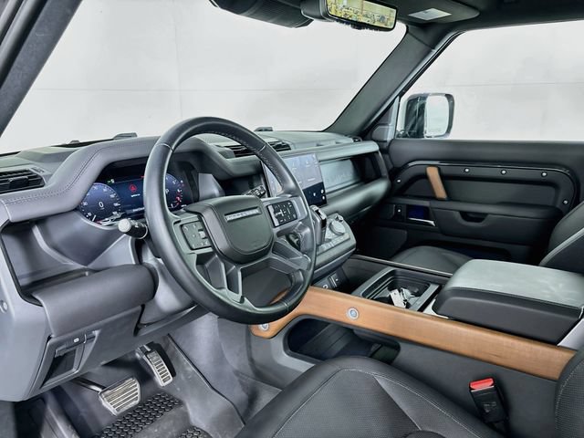 Used 2023 Land Rover Defender 90 X AWD/4WD image 9