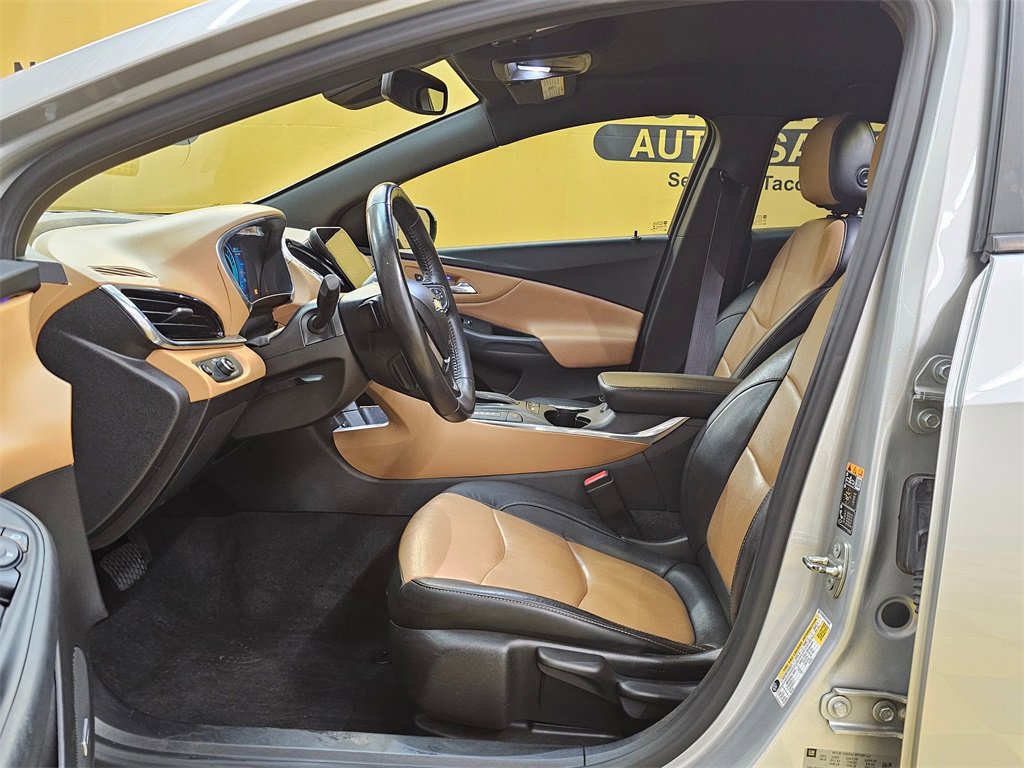 Used 2017 Chevrolet Volt Premier w/ Driver Confidence II Package image 21