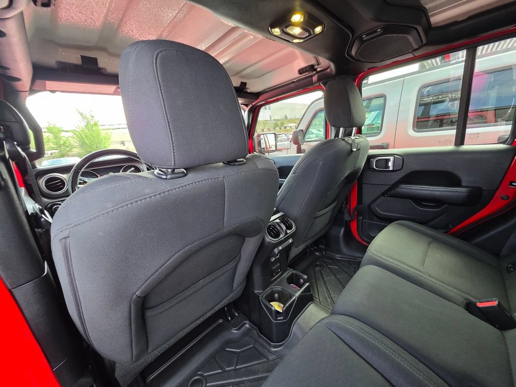 Used 2021 Jeep Gladiator Overland AWD/4WD image 9