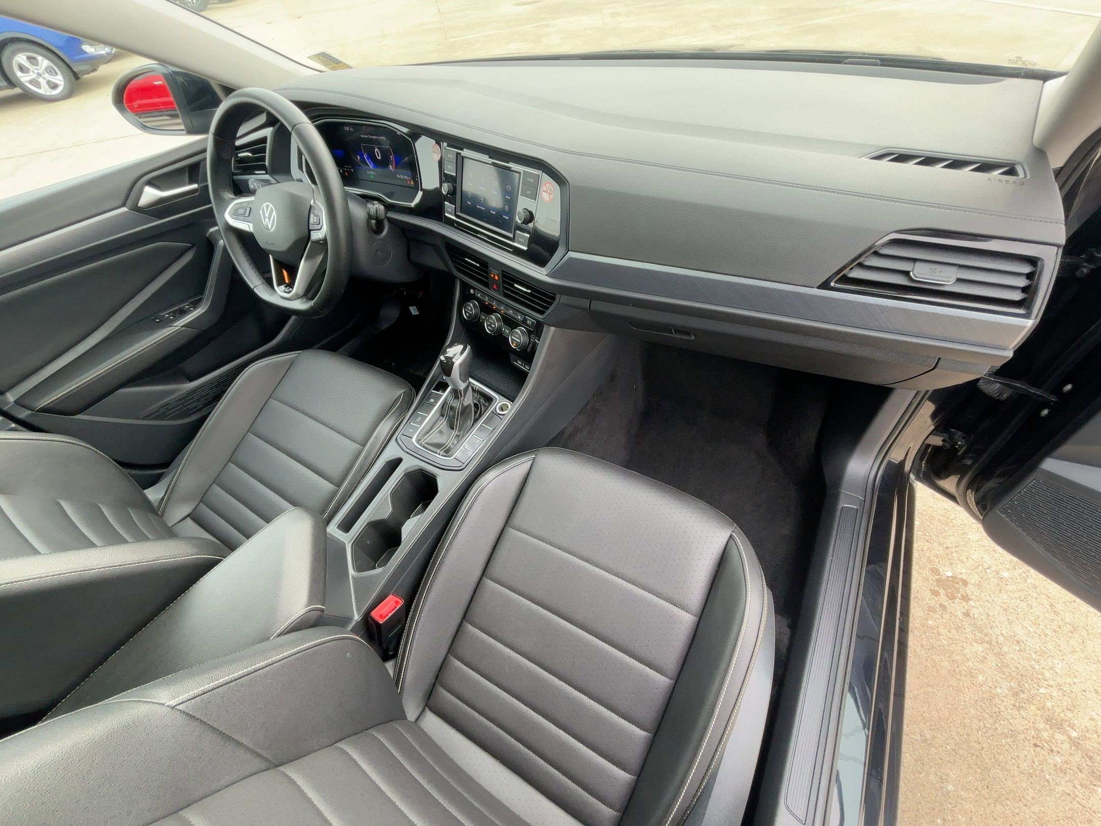 Used 2024 Volkswagen Jetta SE image 31