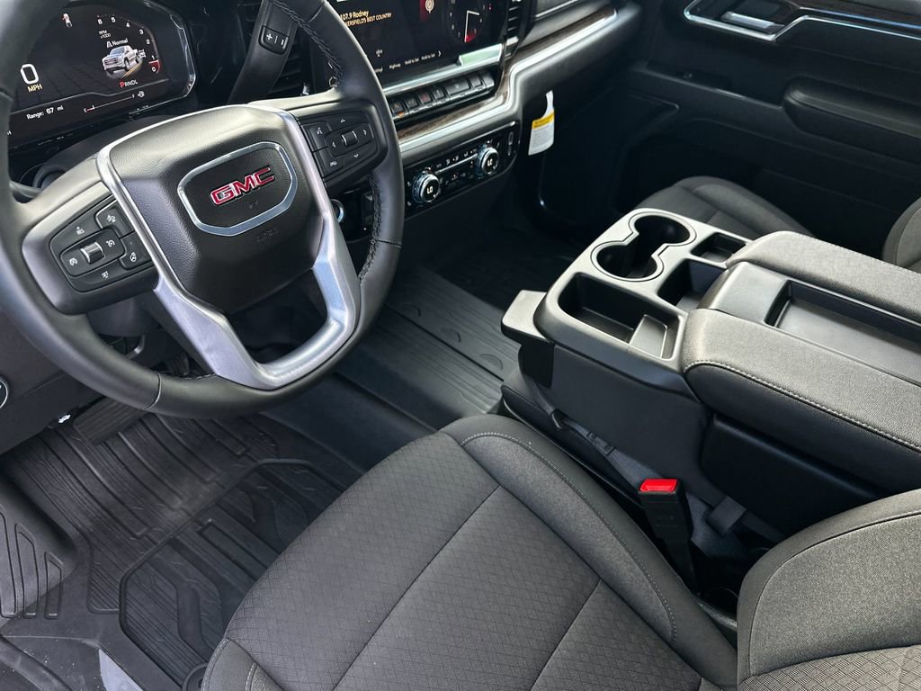 Used 2025 GMC Sierra 1500 SLE image 9