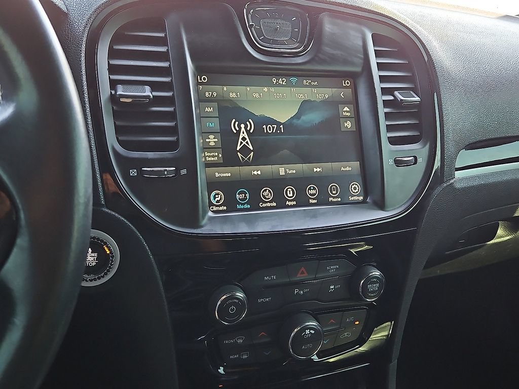 Used 2022 Chrysler 300 S RWD image 17