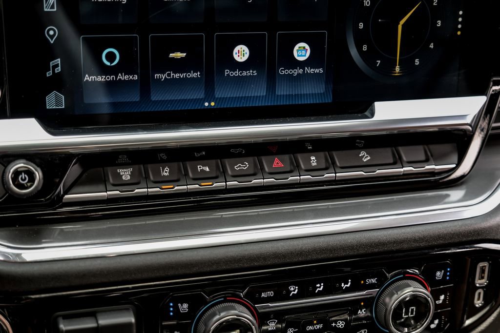 Used 2024 Chevrolet Silverado 2500 High Country w/ High Country Premium Package image 36