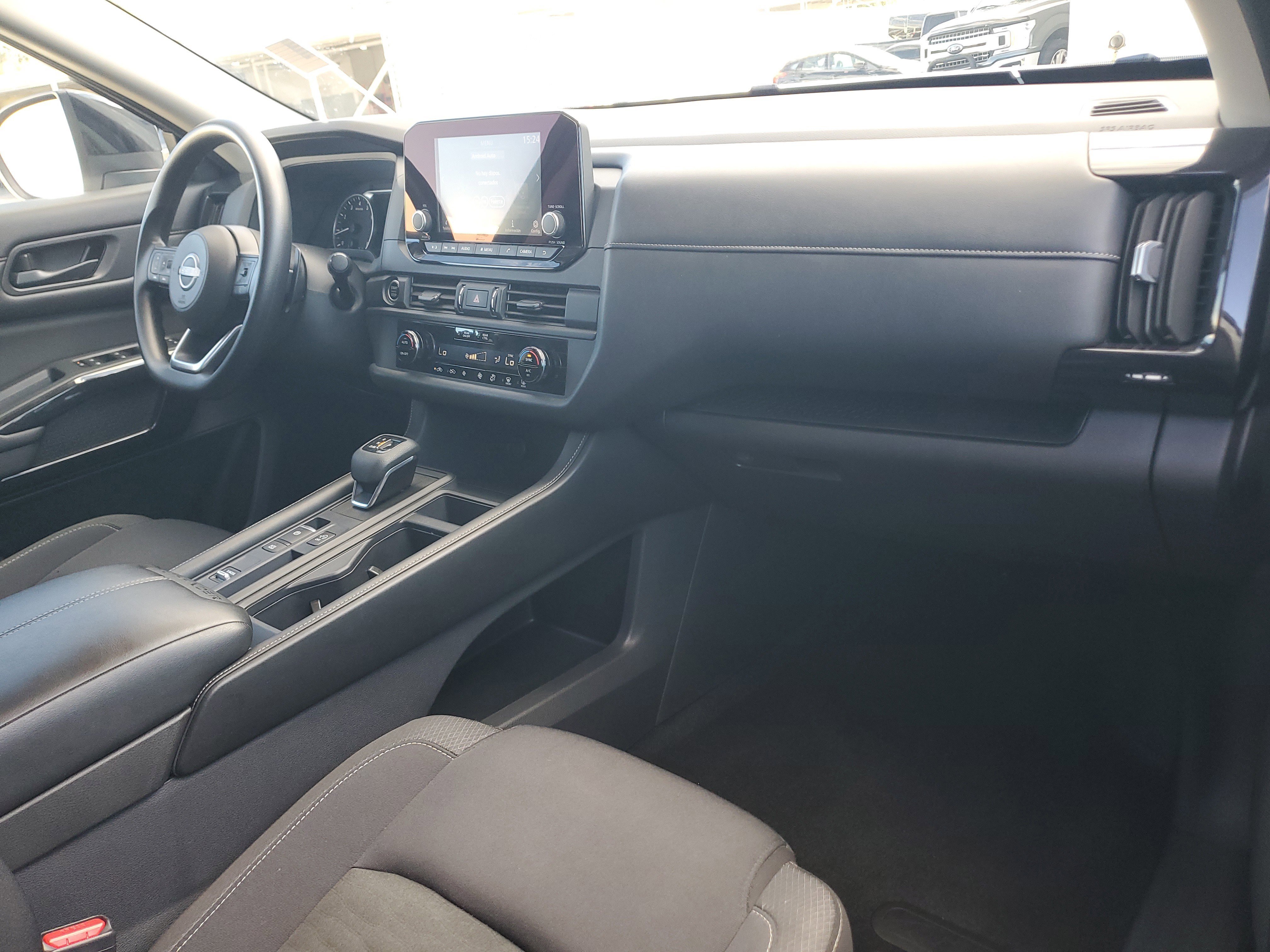 Used 2024 Nissan Pathfinder S image 17