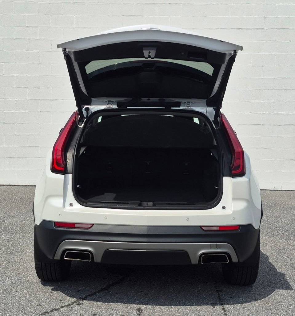 Used 2022 Cadillac XT4 Premium Luxury w/ Technology Package AWD/4WD image 17