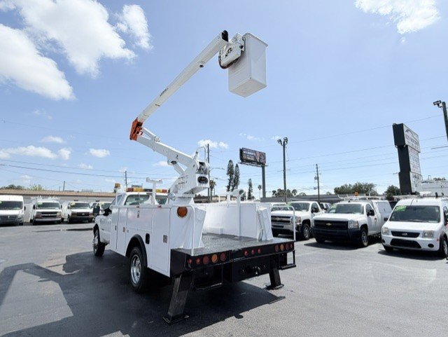 Used 1999 Ford F550 2WD Regular Cab Super Duty image 8