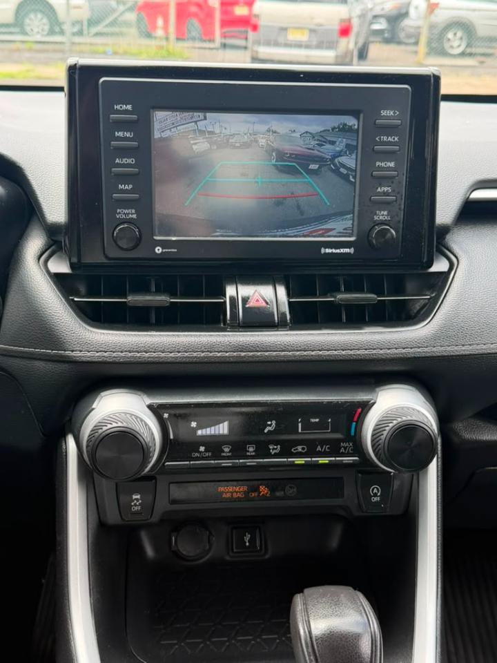 Used 2022 Toyota RAV4 LE AWD/4WD image 20