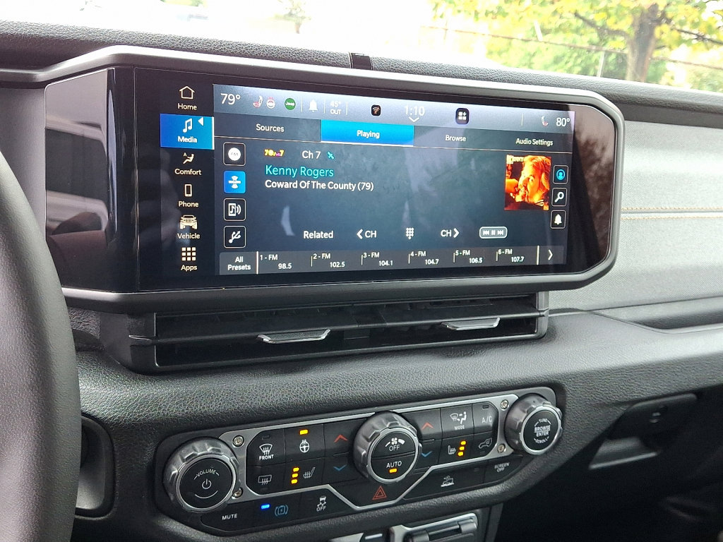 Used 2024 Jeep Wrangler Unlimited image 28