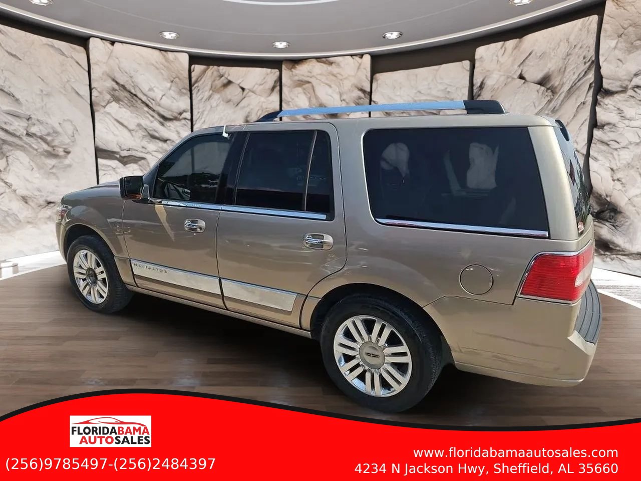 Used 2014 Lincoln Navigator 2WD image 3