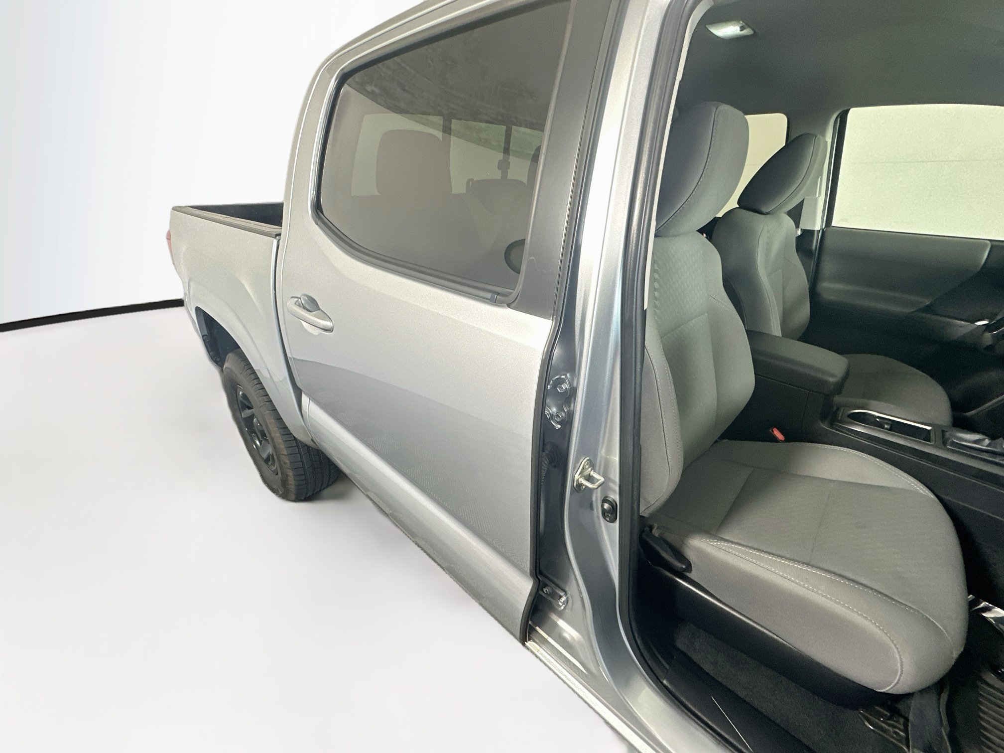 Used 2022 Toyota Tacoma SR w/ SR Convenience Package RWD image 27