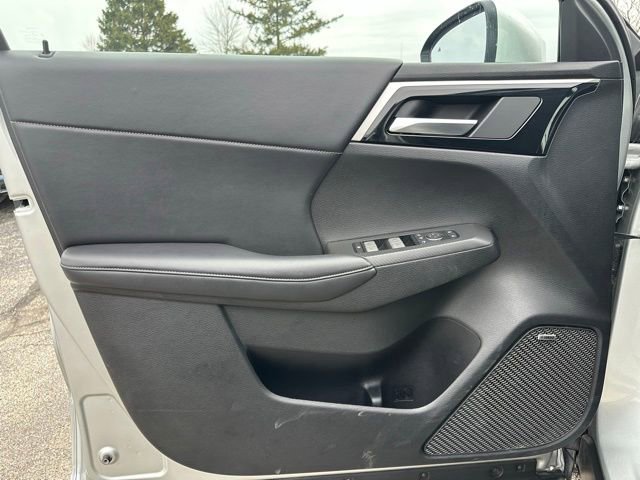 Used 2025 Mitsubishi Outlander SE image 37