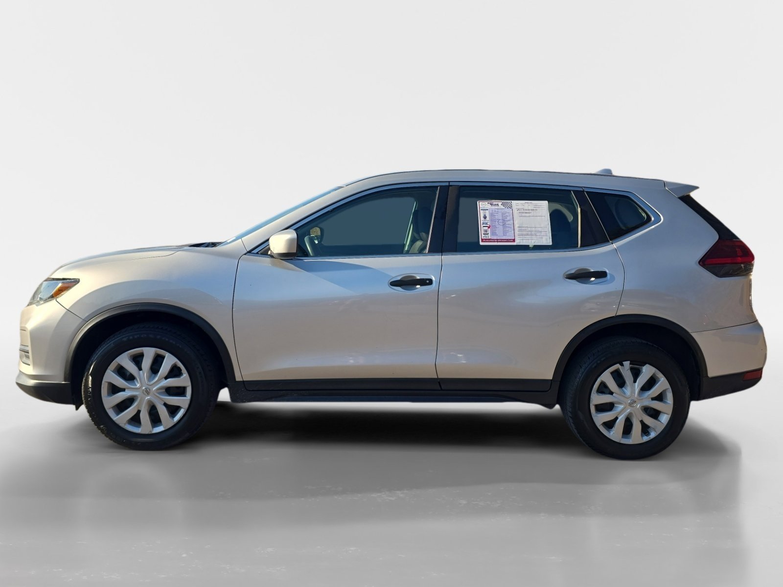 Used 2020 Nissan Rogue S image 2